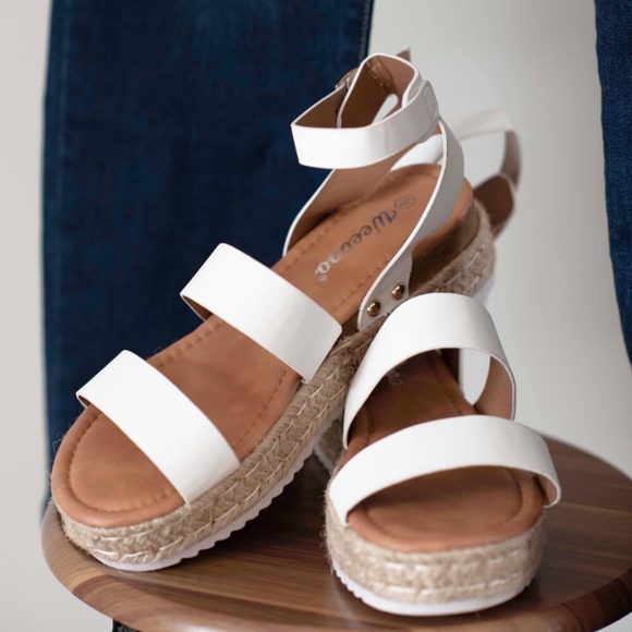 WeeBoo On the Doorstep Espadrille Platform Sandals in White - Picture 6 of 8